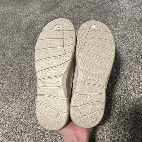 NWT- Ariat Hilo women’s casual shoes (8.5) - Picture 4 of 4